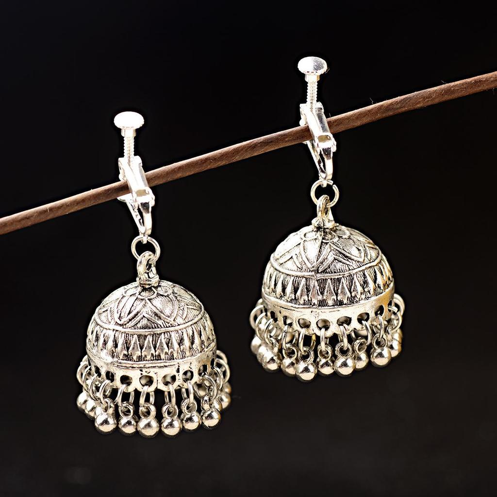 Yunnan Ethnic Bohemian Feather Earrings - Exaggerated No-Pierce Clips for Women