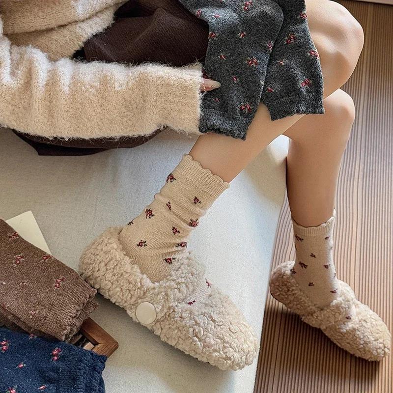 Women's Socks Thick New Retro Fashion Korean Style Wool Warm Socks Casual Novelties Sweet Long Ladies Flower Socks Comfort Cute