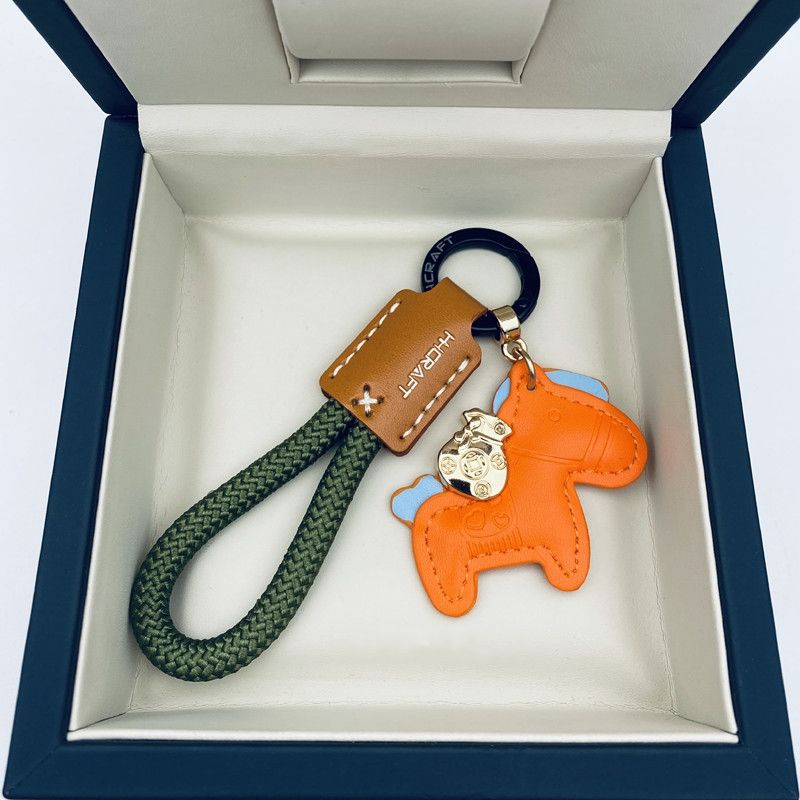 Handmade Leather Car Key Chain Pendant, Exquisite and Simple, Personalized Key Chain Rope for Men and Women