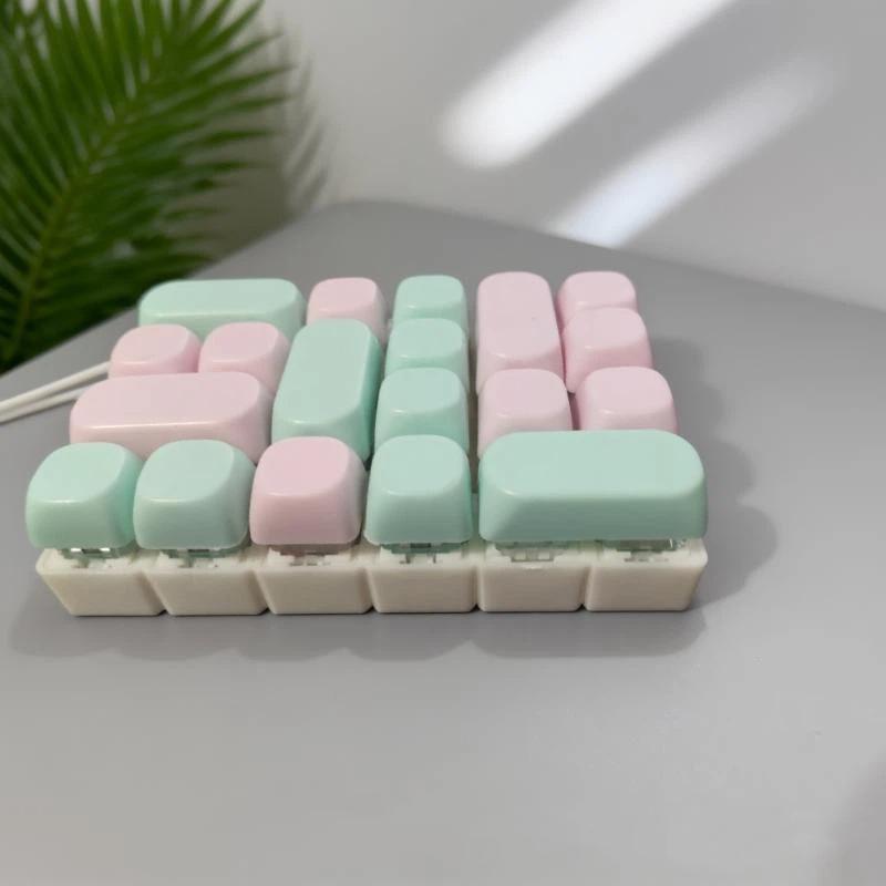 Mini 24 Keyboard Keychain Color Block Keycap Set Lovely Girly Style Purse Charm Nice Gift for Classmates Friends