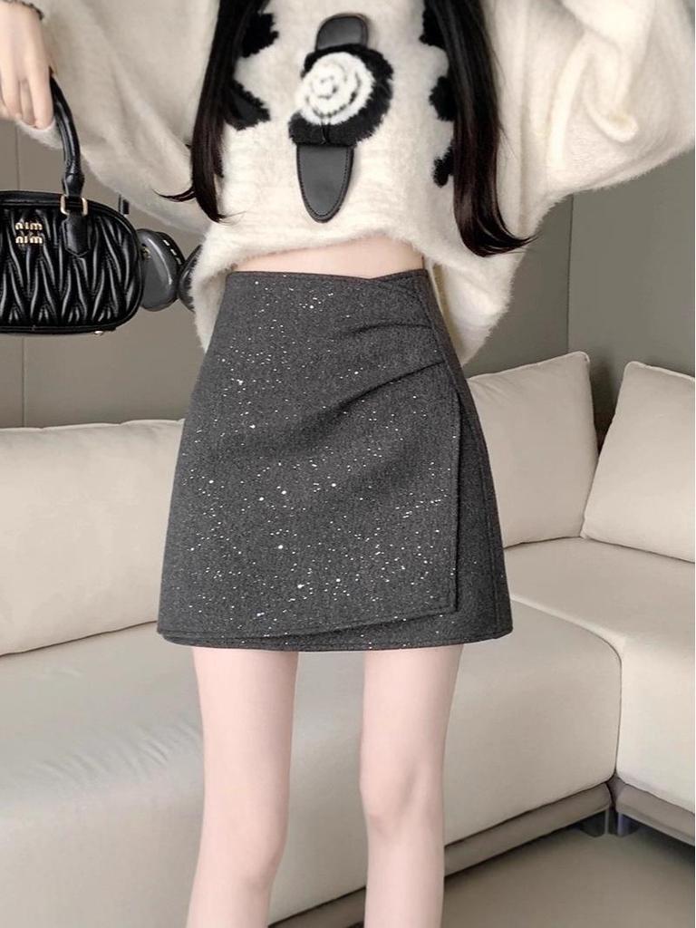 Black Sequined Woolen High-Waisted A-Line Skirt for Autumn/Winter - Slimming, Hip-Hugging, Irregular Hem, with Anti-Exposure Design.