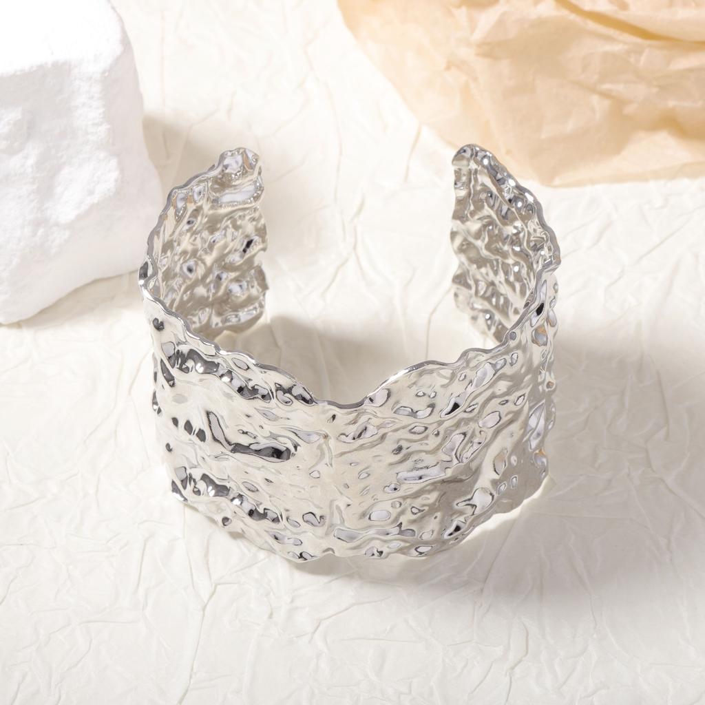 Hip-hop punk style, fashionable and simple, concave-convex metal wide surface ladies' bracelet, versatile for daily casual wear