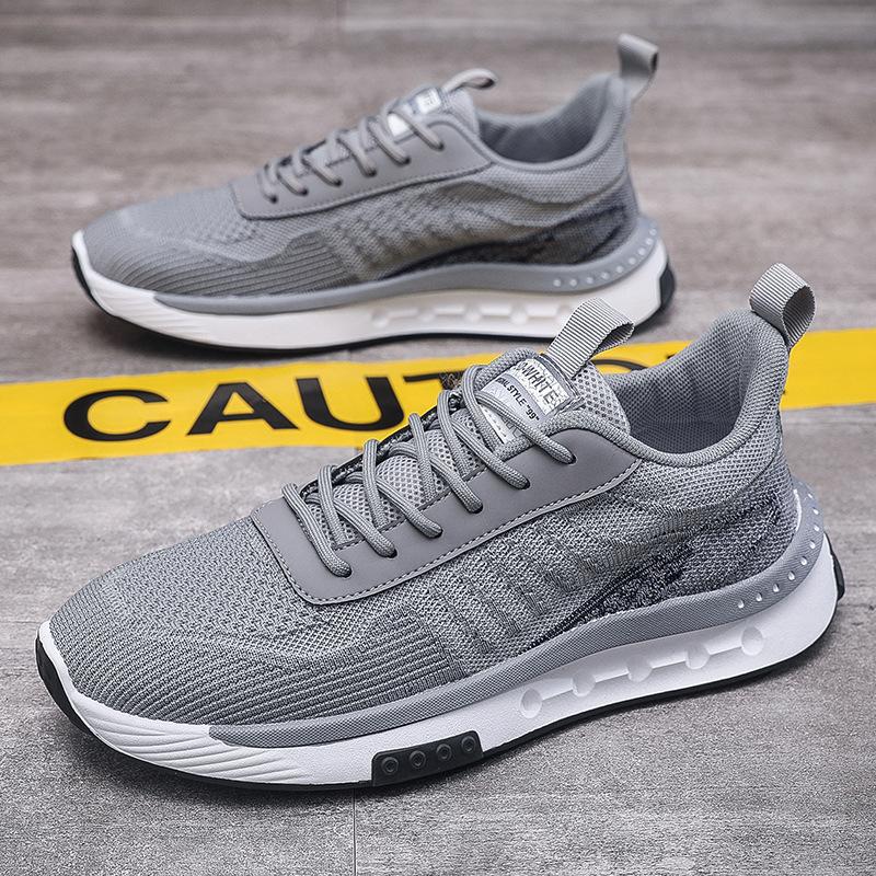 

2025 autumn new breathable fly-woven casual shoes fashion trend versatile men s shoes Korean version mesh sports shoes 44 серый