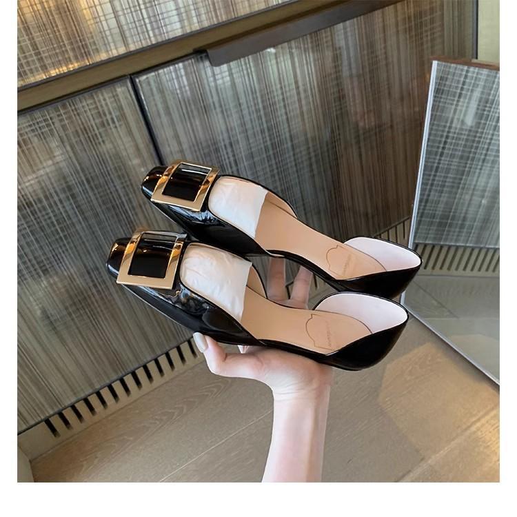 Spot Second Hair! Grape Mother with the Same Classic RV Square Buckle Flat Shoes, Shallow Mouth Small Square Head Commuting Hollow Single Shoes Women