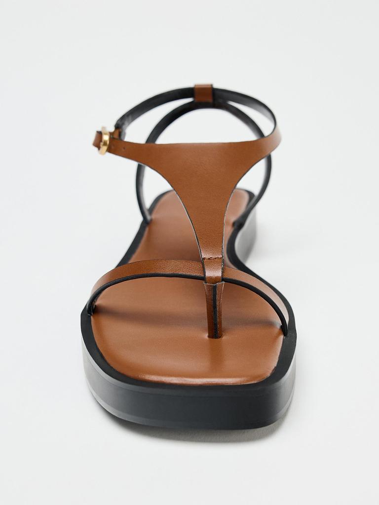 Fashion Summer New Flat Bottom Buckle Strap Women's Sandals Casual Versatile Comfort Pinch Toe Concise Beach Sandals Women Zapatos Mujer