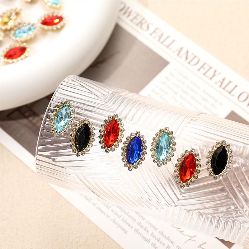Hand-Sewn Rhinestone Sunflower Crystal Clasp DIY Clothing Accessory