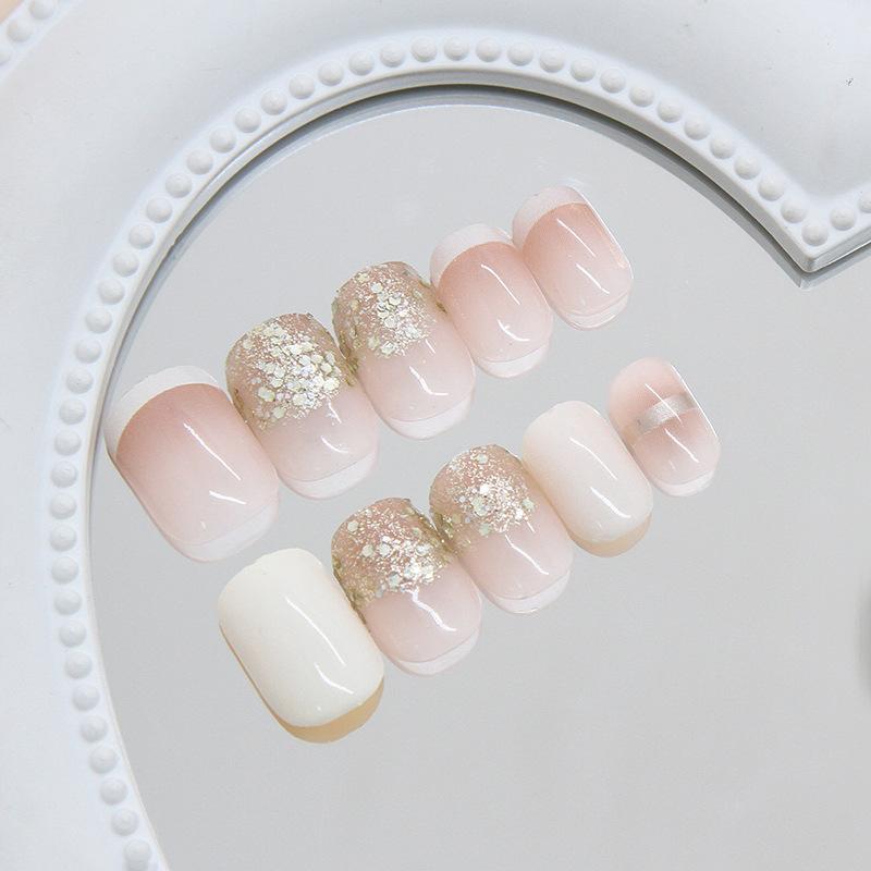 Champagne Fine Flash Milk White French Gradual Change Temperament Sweet Fake Nails Removable Manicure Tablets 24 Pieces