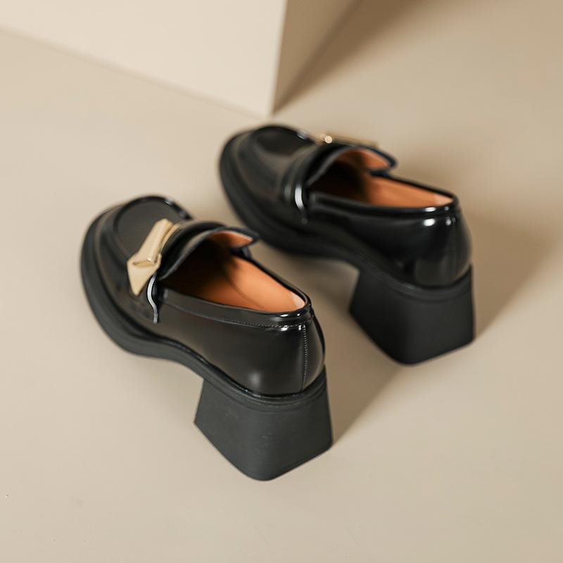 Spot second hair white silver buckle loafers women's 2025 spring new leather British style thick heel small leather shoes