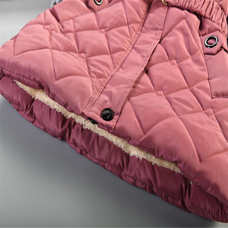 Winter Koreanischer Mädchen-Baumwollmantel mittlerer Länge mit herzförmigem Rautenmuster und Kapuze mit Pelzkragen