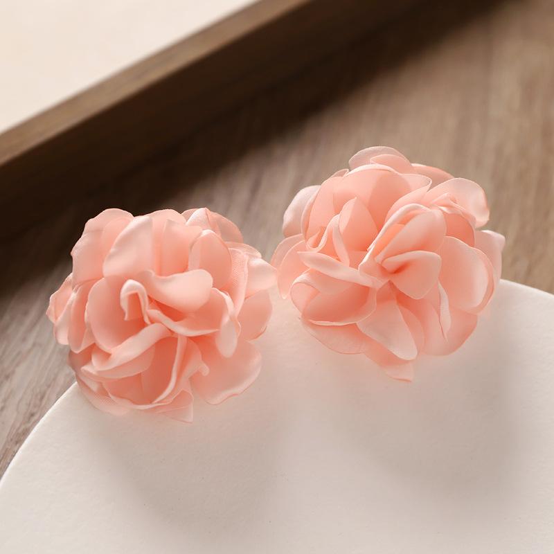 

Holiday style beautiful flower stud earrings niche retro high-end sense dopamine seaside super fairy earrings women s silver needle earrings