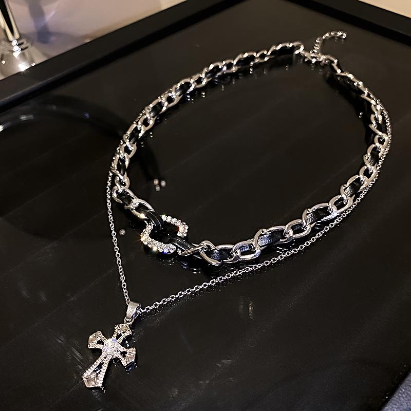 Dark Punk Sunflower Choker Necklace - High-End Niche Metal Jewelry for Women