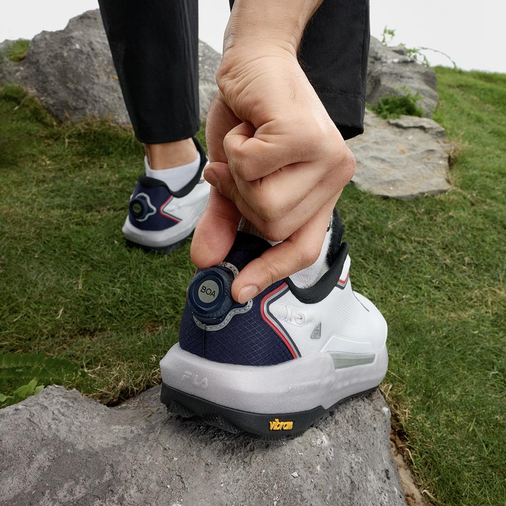 FILA Boa Explorer 2 Comfortable Versatile Low-Top Outdoor Shoes Men sneaker White Blue A12M421205FWB