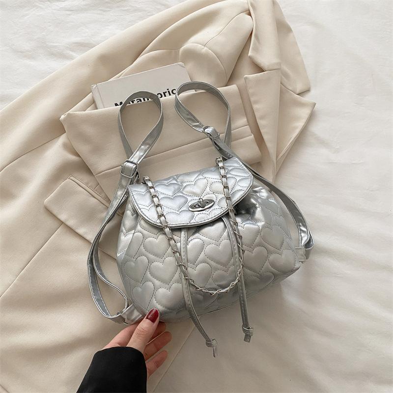 

Любовь ромбовидная цепочка рюкзак женский 2025 новая мода повседневный рюкзак на плечо сумка-ведро серебряный