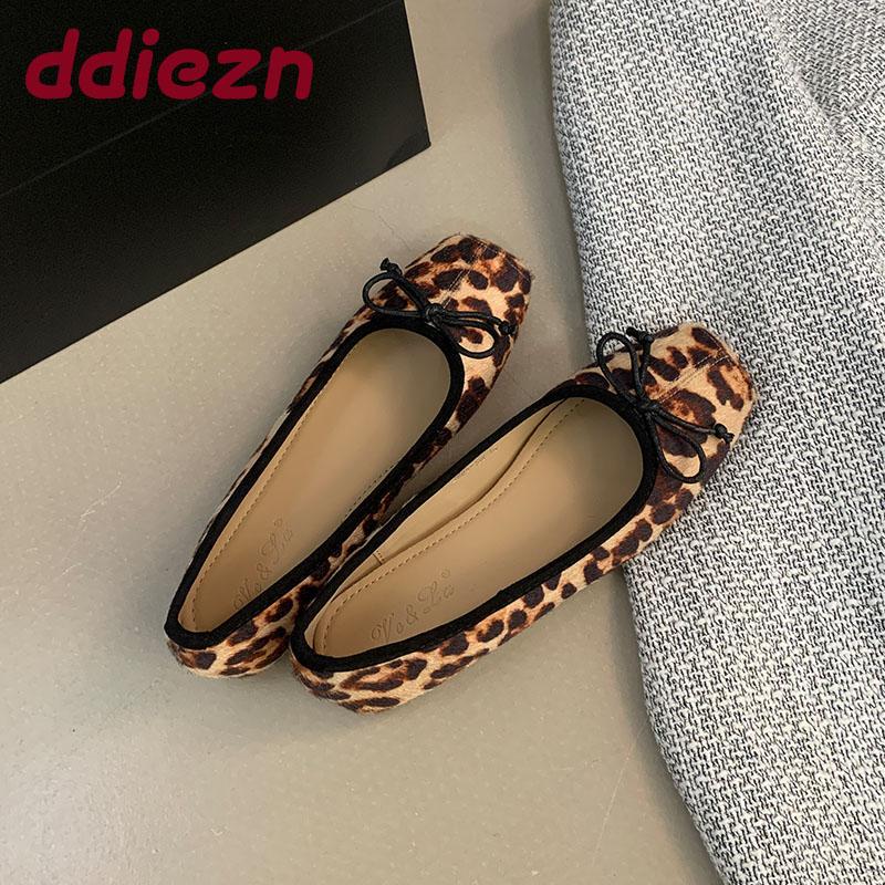 Fashion New Fashion Butterfly-Knot Women Flats Slip On Shoes Female Square Toe Footwear Shallow Ladies Flats With Shoes