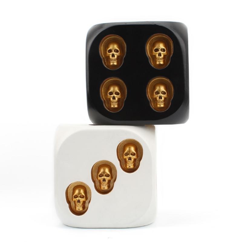Halloween Skull Dice Skeleton Face Game Dice Resin 6 Sided Board Game Dice Novelty Party Toy Home Decorations