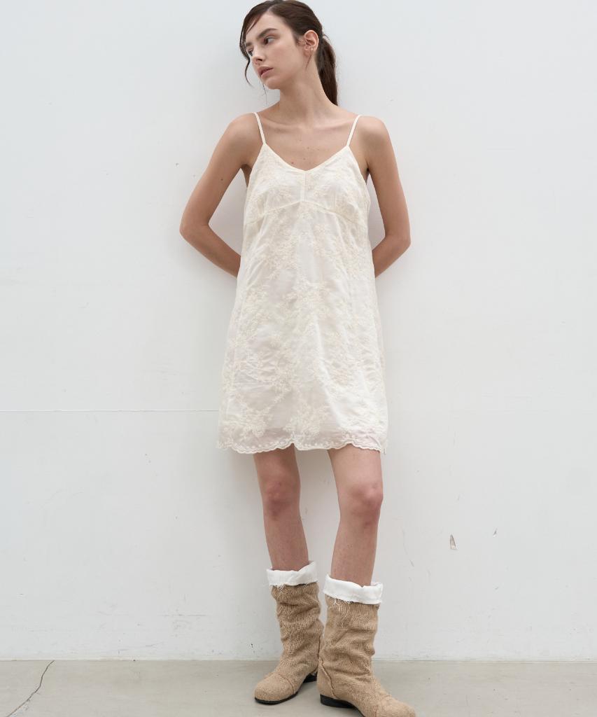 Seolan Embroidered Lace Dress_Beige