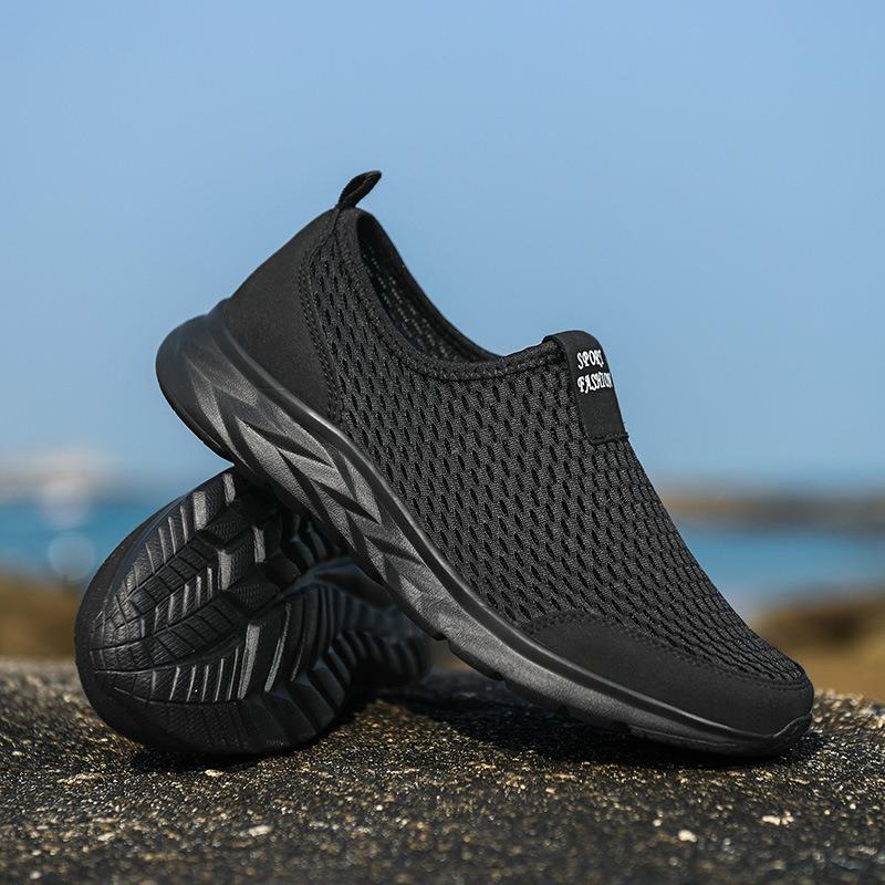 Breathable Mesh Slip-on Sneakers Lightweight Non-slip Walking Shoes for Casual Outdoor Activities