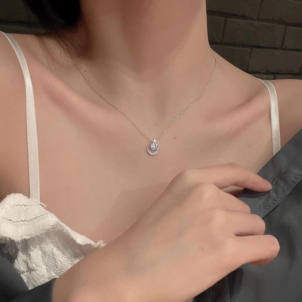 „Trendový špičkový perlový náhrdelník: Všestranný klíční řetízek z titanové oceli pro ženy"