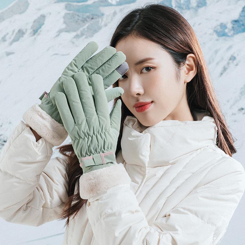 Winter Warm Gloves for Women with Thick Velvet for Windproof and Cold Resistant Cycling Waterproof Gloves in Winter