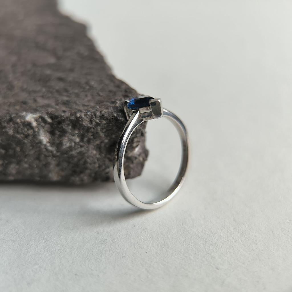 Silberring mit Saphir nano 0,517 ct, Gewicht des Artikels 2,1 g (2195108)