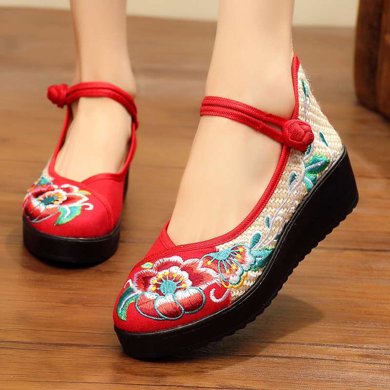 Ethnic style embroidered shoes Laobei cloth shoes women's shoes autumn shallow mouth strap embroidered shoes square dance dancing shoes mother shoes