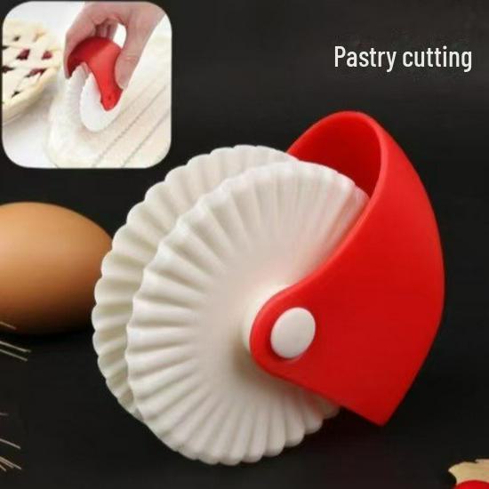 Válečkový nůž na vykrajování těsta a nudlí - Kuchyňský a pečicí nástroj