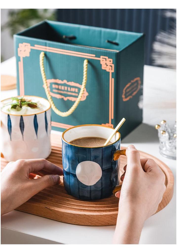 Retro Japanese Ceramic Mug with Lid, High-Temp Resistant, Large Capacity, Ideal Gift for Couples