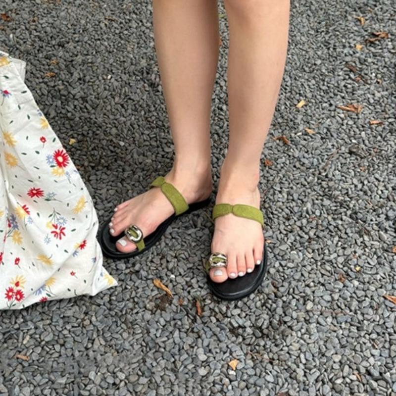 Fashion Fashion Metal Decoration Design Brand Flat Slipper Women Summer Sexy Clip Toe Flip Flops Cozy Soft-sole Faux Suede Beach Sandals