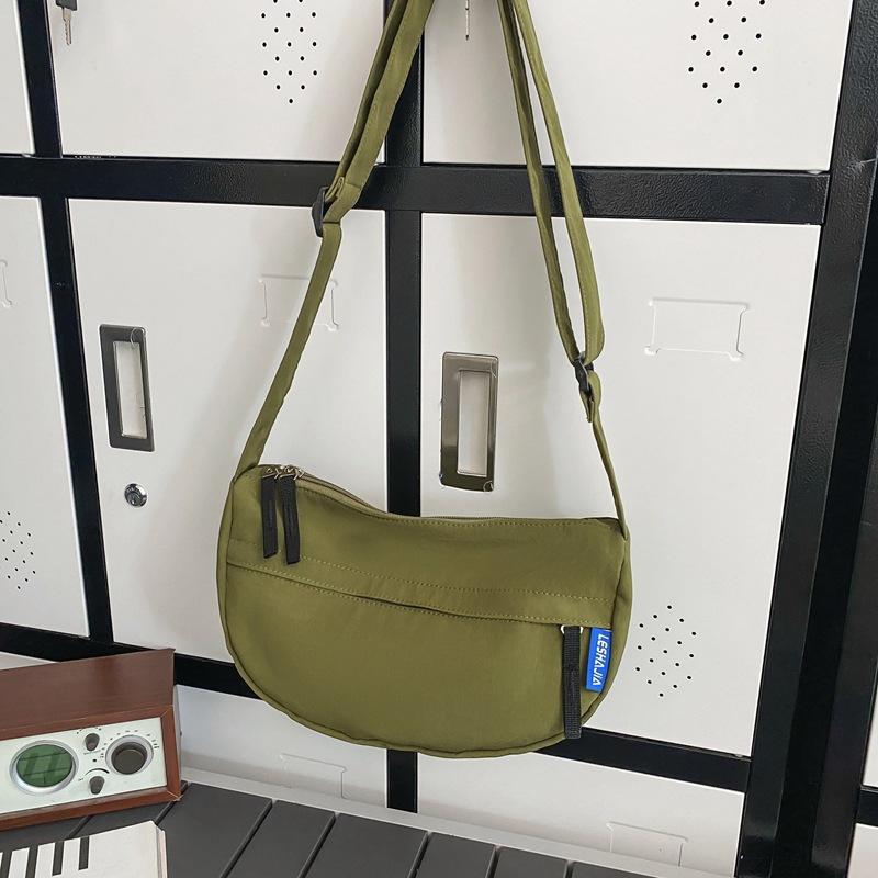 

Large-capacity commuting leisure dumpling bag women s new simple and versatile shoulder messenger bag зелёный