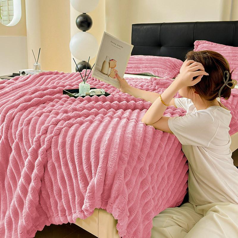 Blanket Thickened Milk Velvet Autumn/winter Blanket for Office Nap Flannel Sofa Cover Pet Warm Soft Blanket Large Size