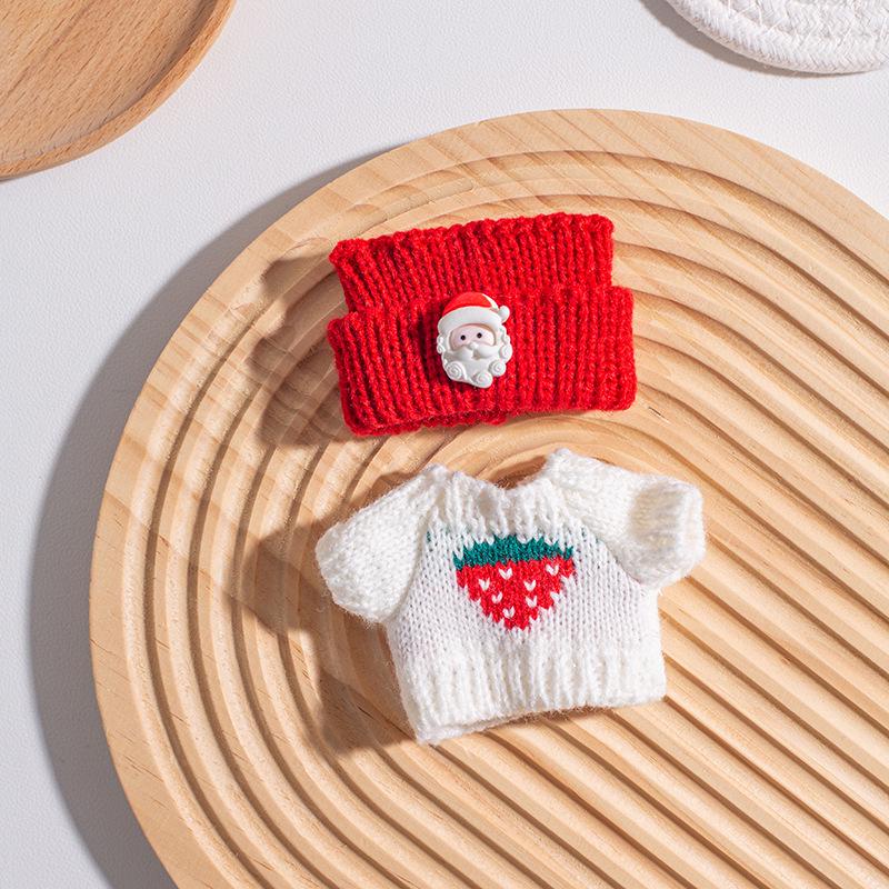 Labubu Christmas Sweater & Accessories Set for All Generations Keychain