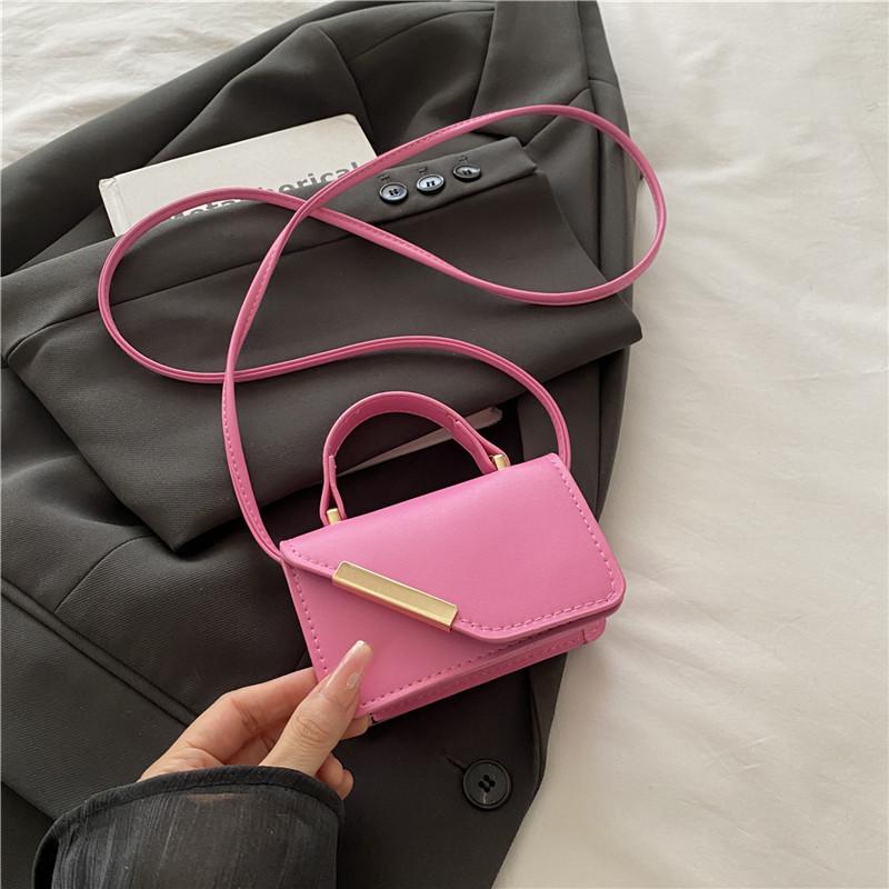 This year's popular niche design shoulder messenger bag 2025 summer new fashion simple temperament small square bag foreign style