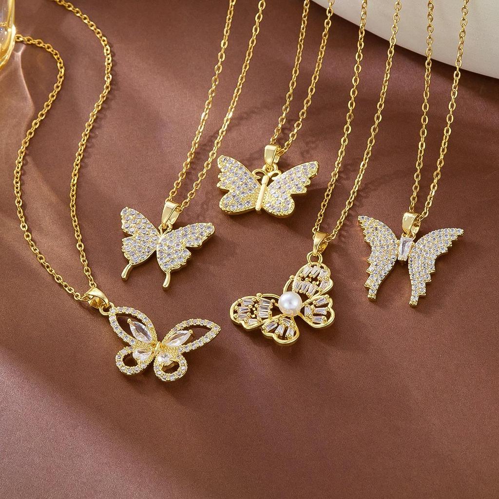 Diamond-Encrusted Butterfly Necklace for Women: Versatile High-End Design with Micro-Set Details and Elegant Clavicle Chain Jewelry.