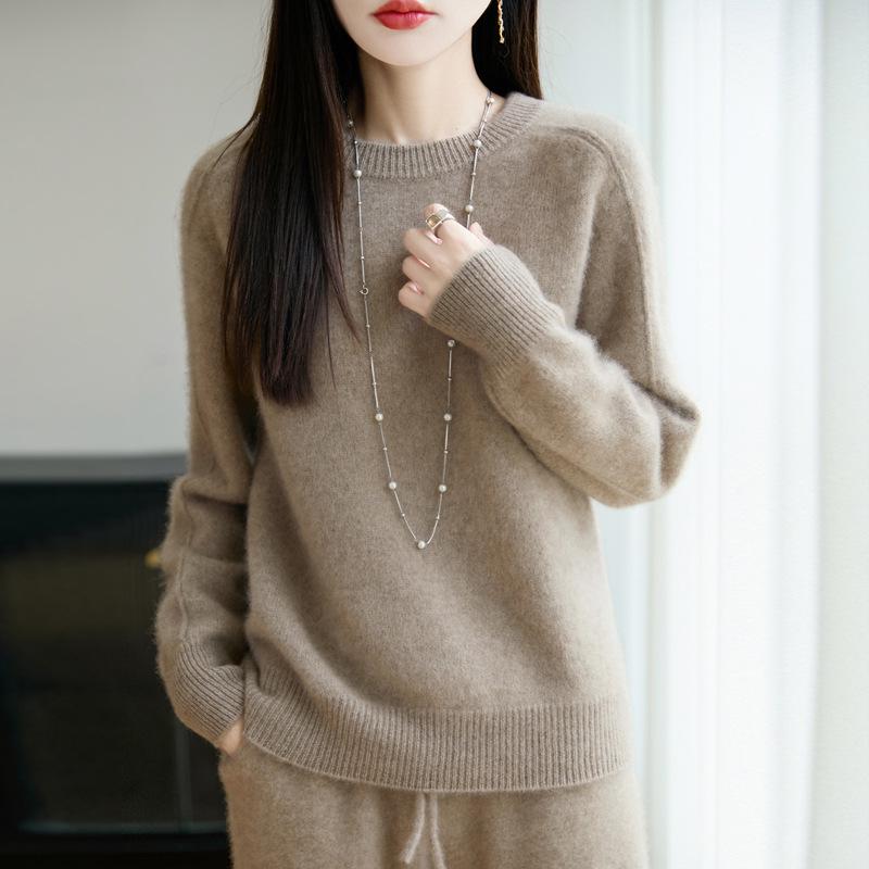2025 Autumn/Winter Women's Round Neck Wool Knit Sweater, Loose Fit, Long Sleeve, Versatile Fashion Top