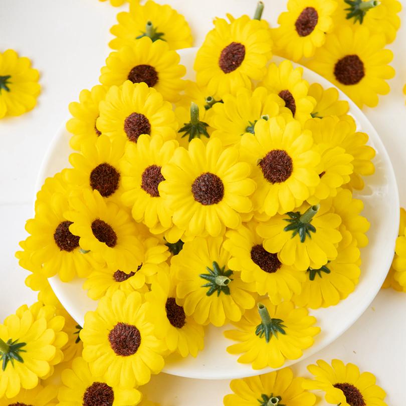100Pcs 4Cm Artificial Sunflowers Scrapbook Christmas for Home Wedding Birthday Decortion Garden Diy Candy Box Bridal Accessories