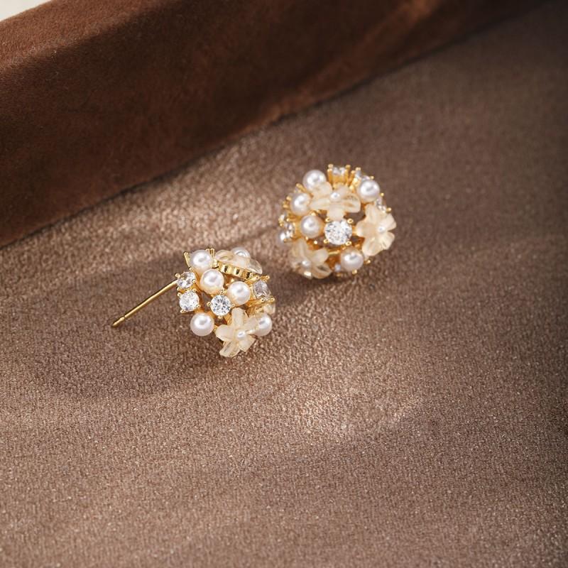 Elegant Floral Pearl Stud Earrings Women Post Lightweight Fashion Jewelry Office Daily Wear