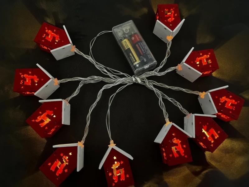 Boże Narodzenie Drewniany Dom LED String Light Xmas Tree Wisząca ozdoba 2024 Dekoracja świąteczna dla domu Dzieci Nowy Rok Prezent Navidad