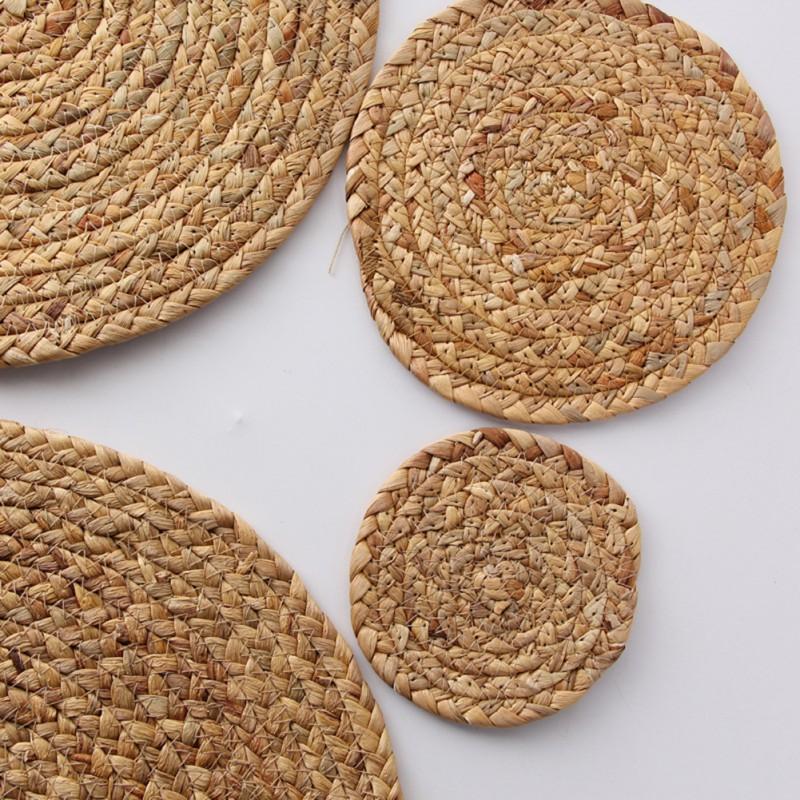Round Woven Placemat Natural Water Hyacinth Place Mats Straw Table Mats for Dining Table Christmas Rustic Heat Resistant Cup Pad