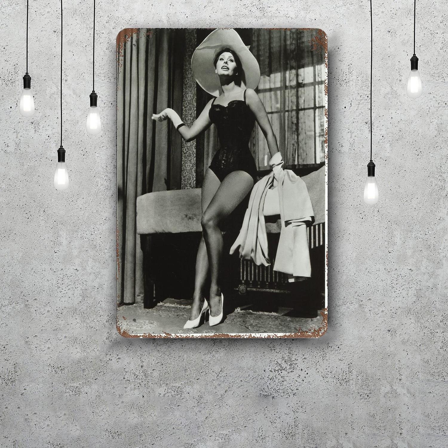 

sophia loren Vintage Metal Tin Signs Posters Decor Retro Metal Plaque Wall Art Decor for Garage Bar 20x30cm（7.8x11.8inch）