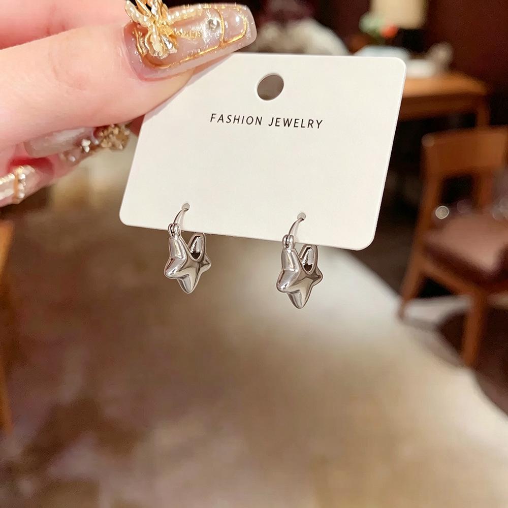 Exquisite Fashionable Star Earrings: Japanese-Korean Design, Versatile Light Luxury, Unique Personality Jewelry for Women