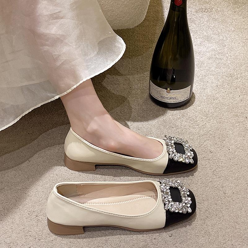 Single shoes women's soft-soled Doudou shoes 2025 summer new versatile color matching skirt light mouth square head low heel ladyshoes tide