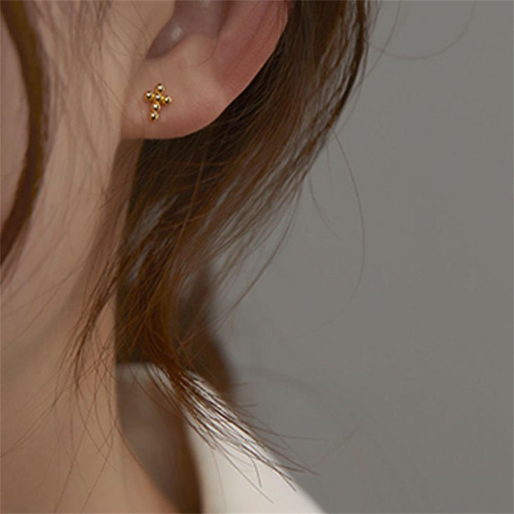 Small stud earrings 925 sterling silver niche design exquisite temperament ear buckle earrings fashion earrings tide