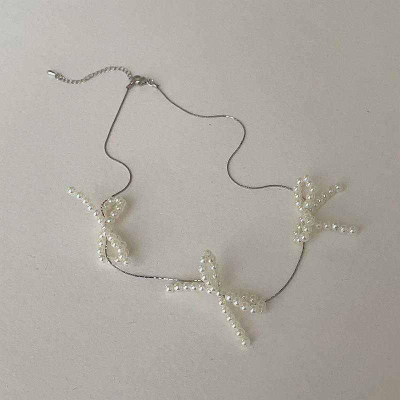 French Retro Niche Pearl Bow Necklace Female Design Sense Personality Sweet Versatile Temperament Neck Chain Collarbone Chain