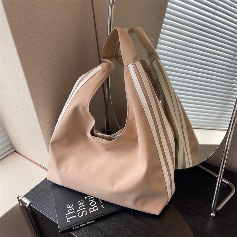 Large Capacity Urban Chic Canvas Tote Bag For Spring/summer 2024 Commuting Korean Style Black