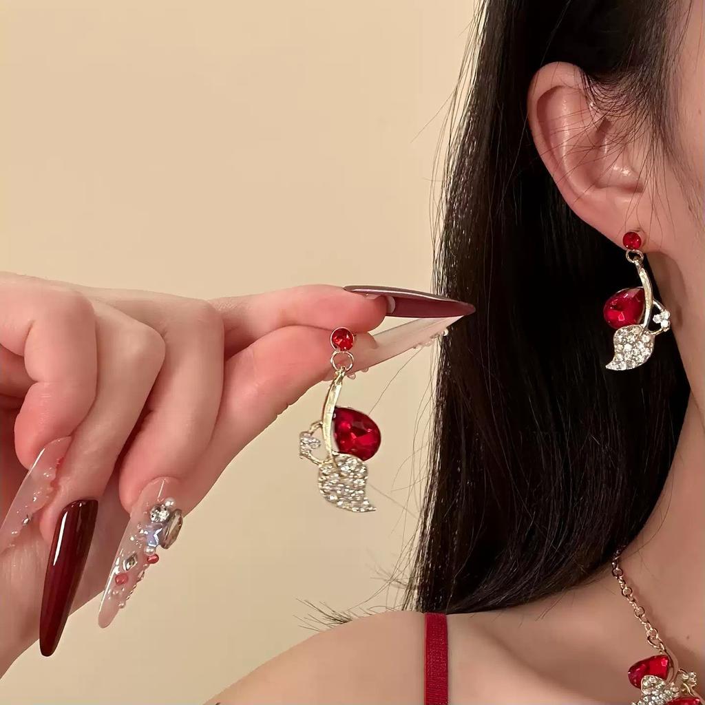 Vintage Court Style Red Artificial Gemstone Pendant Necklace Women's Light Luxury Temperament Bridal Dress Neck Chain Collarbone Chain