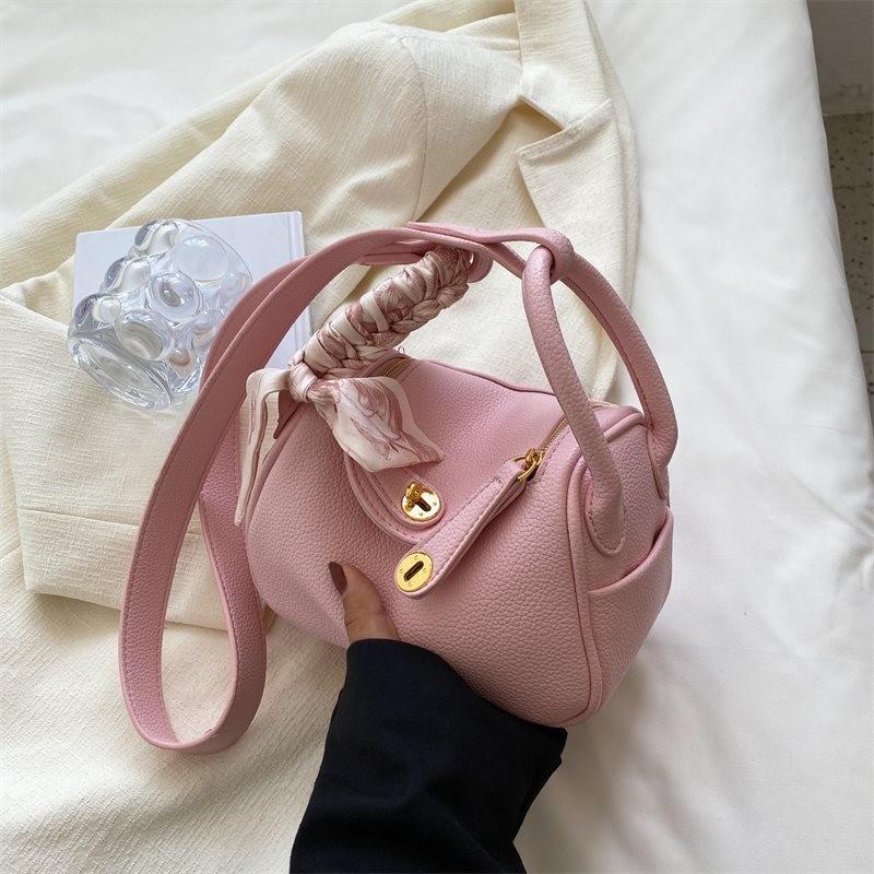 Chic Elegant Women's Crossbody Bag Stylish Summer Design With Premium Pu Leather Material