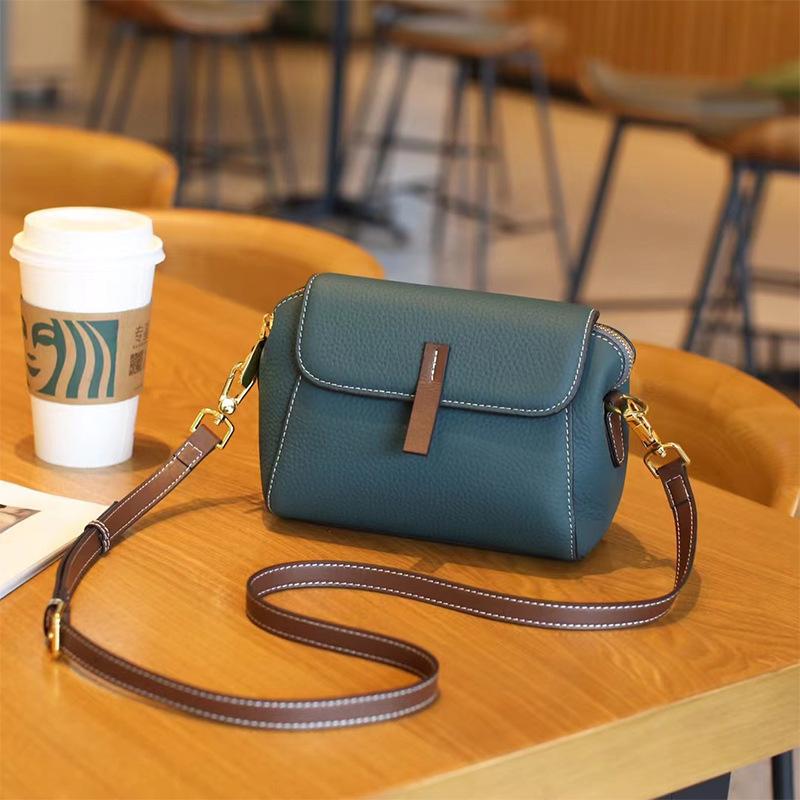 

This Year s Trend Genuine Leather Women s Bag 2025 New Fashionable Shell Bag Cowhide Versatile Shoulder Crossbody Bag 23*15*10 морской синий