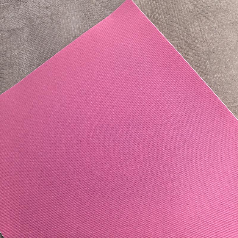 Samolepicí látkové záplaty na opravu pro renovaci pohovky, stěny, oděvů a závěsů.