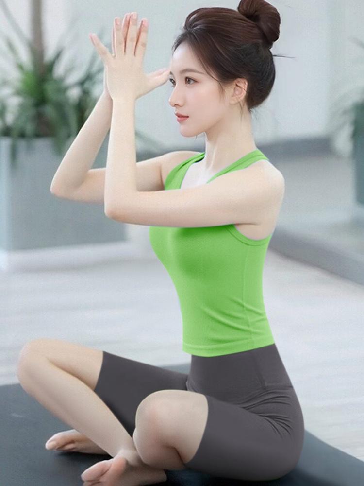 Stunning Padded Women's Yoga Top - 2026 Spring Sleeveless Pilates Training Wear