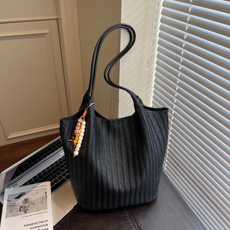 Retro Bag Women's Large Capacity 2025 New Autumn and Winter Leisure Shoulder Shopping Bag Texture Commuter Tote Bag